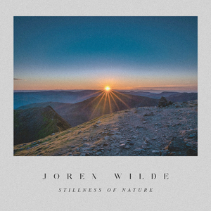 裸替美女裸奶头户外视频
